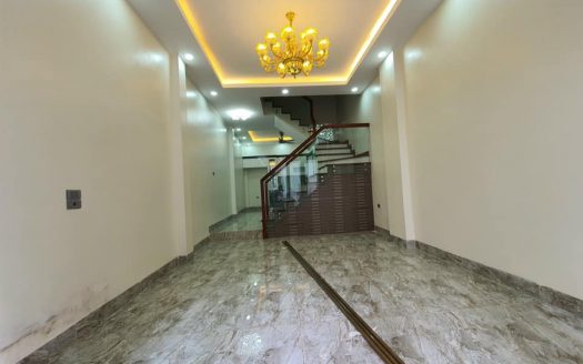 CẦN BÁN CĂN NHÀ NGUYỄN VĂN CỪ - LONG BIÊN, 45/50T2 m2, 5.5 tỷ