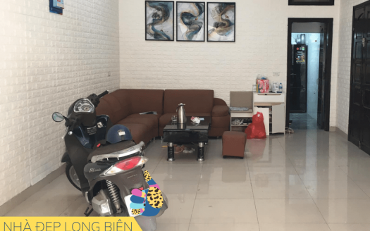 Nhà Lô góc Nguyễn Văn Cừ Long Biên