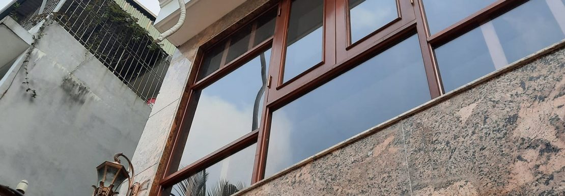BÁN NHÀ NGỌC THUỴ LONG BIÊN, THANG MÁY, GARA Ô TÔ.