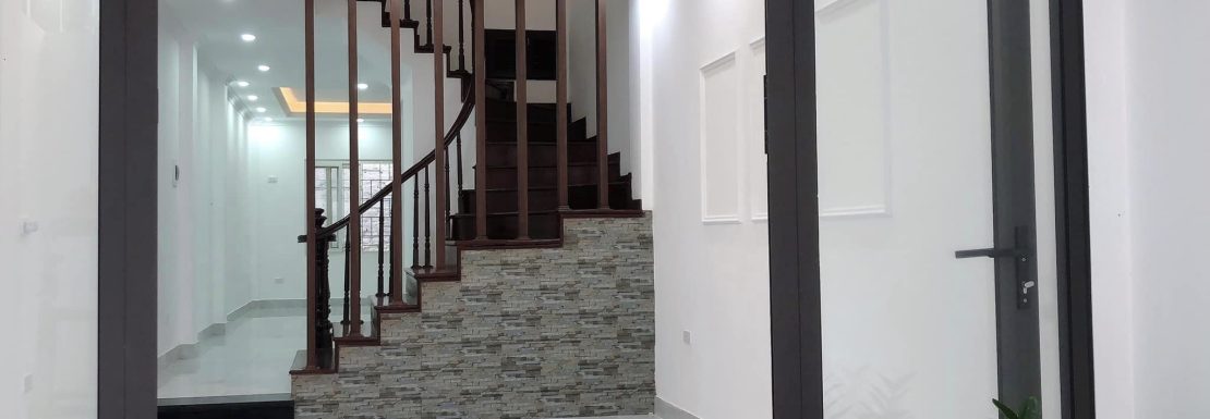 BÁN NHÀ NGÕ 61 PHỐ TRẠM LONG BIÊN