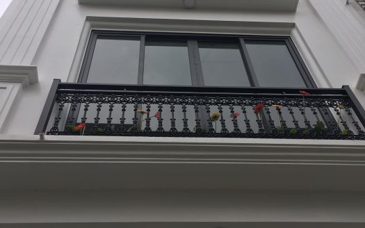 Bán nhà Ngô Gia Tự Long Biên, 5 tầng, thang máy, ô tô tránh. LH 0915012356