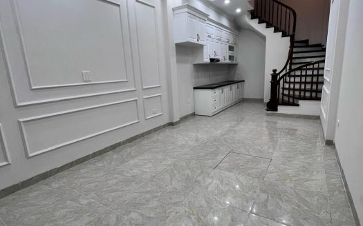 Bán nhà Ngọc Lâm, ô tô đỗ cửa, 5 tầng, mới đẹp về ở ngay.