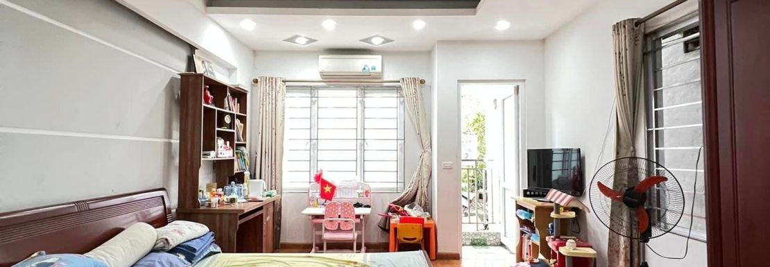 Bí Tiền Cần Bán Nhà Thạch Bàn, Long Biên, 5T, 33m2 chỉ 2,8 tỷ
