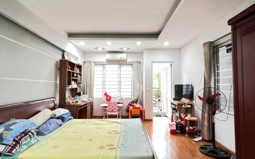 Bí Tiền Cần Bán Nhà Thạch Bàn, Long Biên, 5T, 33m2 chỉ 2,8 tỷ