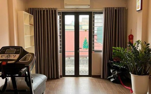 Bán Nhà 5T Bát Khối, Long Biên 35m2 chỉ 2,65 tỷ ( giá thương lượng thêm)