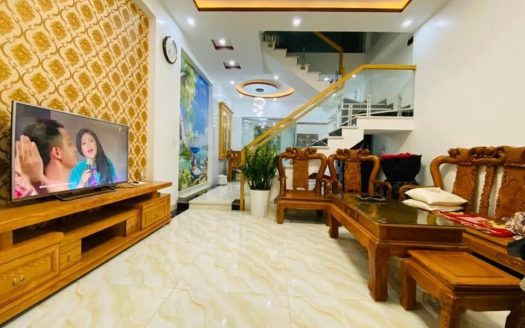 Bán Nhà Cổ Linh, 52m2, 5T giá 5,9 tỷ Ô Tô Qua Nhà (Gần TTTM Aeon Long Biên)