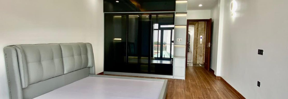 Bán Nhà Nguyễn Văn Cừ, Long Biên 52m2, 6T giá 10,5 tỷ ( Ô tô vào nhà)