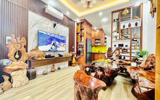 Bán Nhà Ngô Gia Tự, Long Biên 5T, 33m2 giá 2,95 tỷ (gần trạm y tế Đức Giang