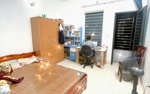 Bán Nhà Chu Huy Mân, Phường Phúc Đồng, Bán Nhà Chu Huy Mân, Phường Phúc Đồng, Long Biên 45m2, 4T chỉ 4,85 tỷ (ô tô vào nhà)Long Biên 45m2, 4T chỉ 4,85 tỷ (ô tô vào nhà)