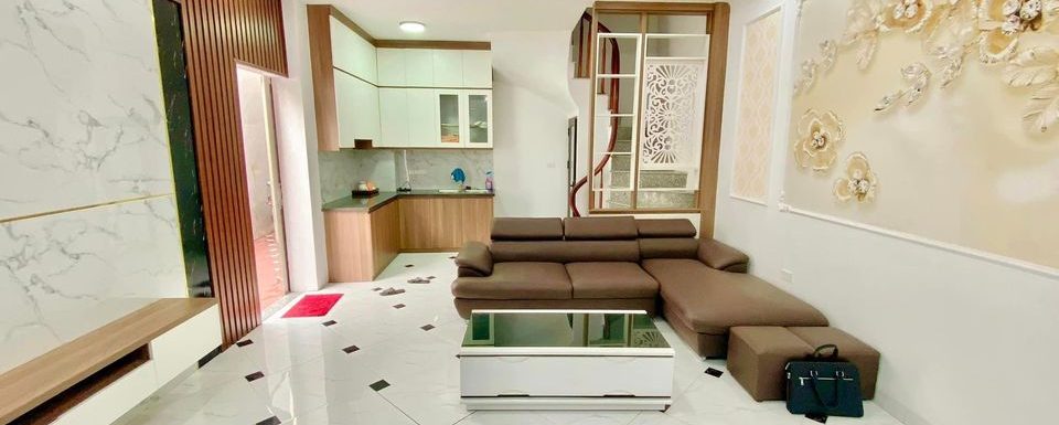 Bán Nhà Lô Góc Thoáng, Ngô Gia Tự, Long Biên 33m2, 5T chỉ 2,9 tỷ ( Cam Kết Chuẩn)