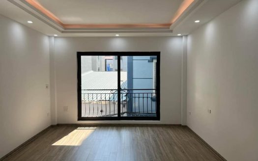Bán Nhà Ngô Gia Tự, Long Biên 33m2, 5T chỉ 2,95 tỷ ( Thoáng sáng)