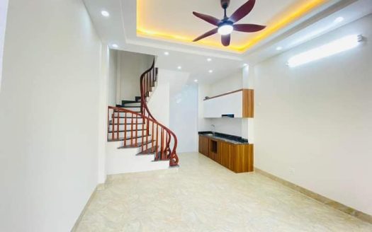 Bán Nhà Ngõ 48 Ngô Gia Tự, Long Biên 35m2, 5T giá 3,2 tỷ (Gần ô tô đỗ)