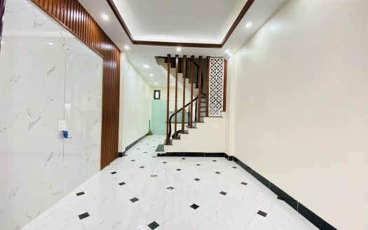 Giá Tốt. Bán Nhà Ngô Gia Tự, Long Biên 38m2, 5T chỉ 3,6 tỷ (Cam kết chuẩn)