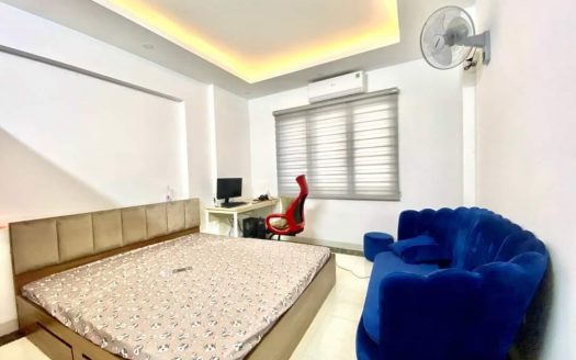 Bán Nhà Cổ Linh, Long Biên 5T, 35m2 giá 3,3 tỷ (Cách Cầu Vĩnh Tuy 300m)