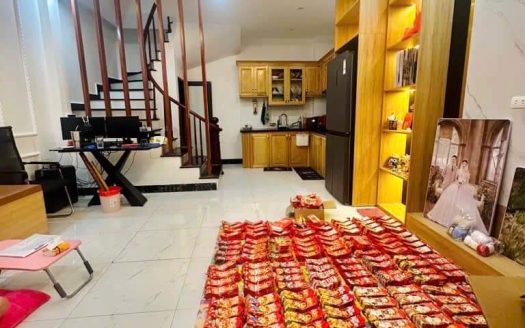 Bán Nhà Ngô Gia Tự gần chợ Diêm Gỗ, Long Biên 5T, 35m2 giá 2,95 tỷ