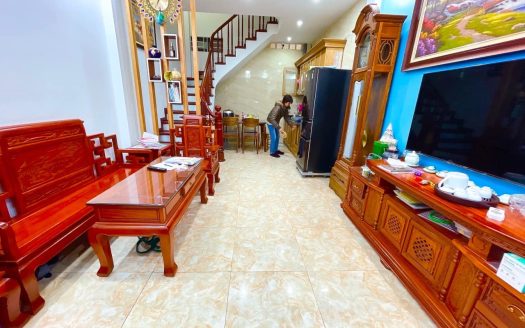 Bán Nhà Dân Xây, Nguyễn Văn Cừ, Long Biên 35m2, 4T giá 3,9 tỷ
