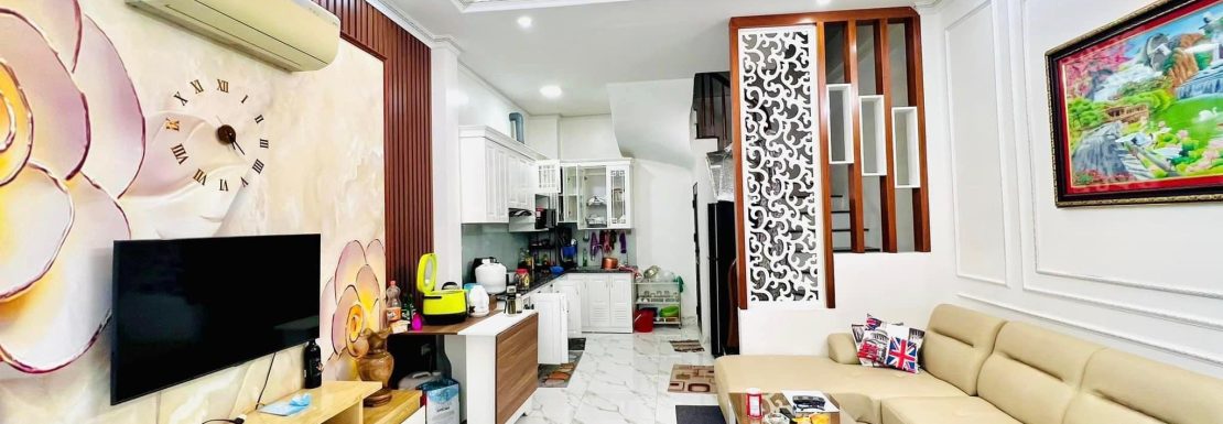 Cần Tiền. Bán Nhà Ngõ 67 Nguyễn Văn Cừ, Long Biên 5T, 33m2 giá 5,15 tỷ