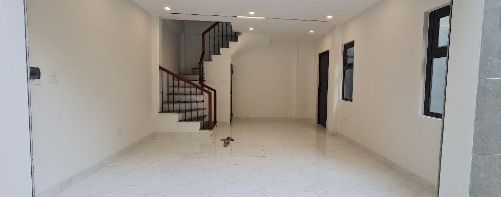 Bán Nhà Thạch Bàn, Long Biên 6T, 33m2 giá 5,73 tỷ (Lô Góc, ô tô vào nhà)