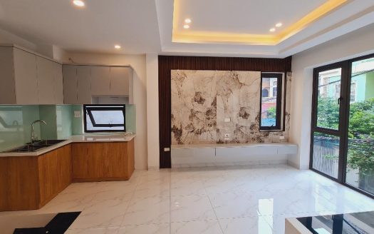 Bán Nhà Thạch Bàn, Long Biên 6T, 33m2 giá 5,73 tỷ (Lô Góc, ô tô vào nhà)