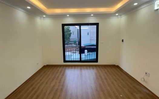 Bán Nhà Cổ Linh, Long Biên 33m2, 5T giá 6,55 tỷ (phía trước thoáng sáng)