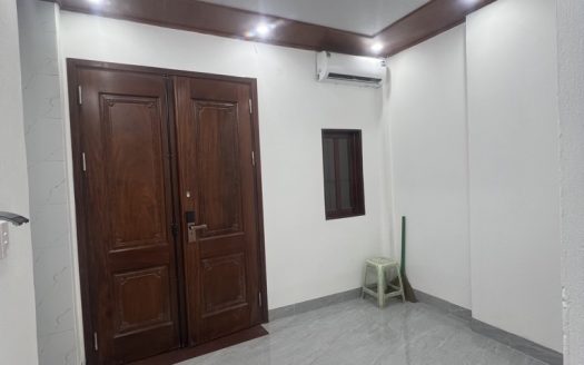 Bán Nhà Tập Thể Nguyễn Văn Cừ, Long Biên 45m2, 1T, giá 3,25 tỷ (sổ sẵn sàng giao dịch)