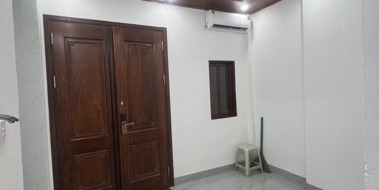 Bán Nhà Tập Thể Nguyễn Văn Cừ, Long Biên 45m2, 1T, giá 3,25 tỷ (sổ sẵn sàng giao dịch)