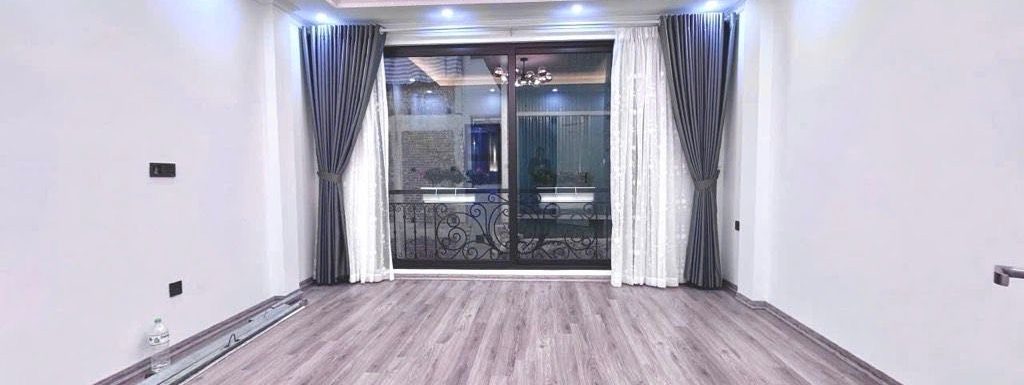 🔥 Bán Nhà Ngô Gia Tự, Phường Việt Hưng, Long Biên 5T, 33m2 giá 6,95 tỷ ( ô tô đỗ gần)
