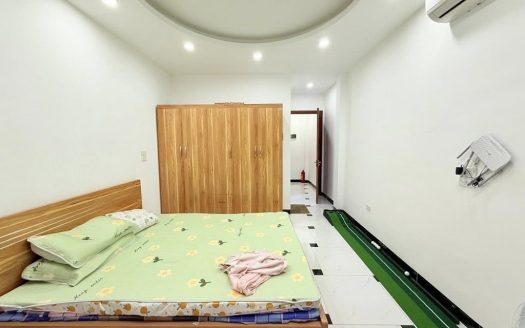 -	Bán Nhà Ngô Gia Tự, Phường Việt Hưng, Long Biên 5T, 33m2 giá 6,8 tỷ (Nhà cách ô tô đỗ 25m)