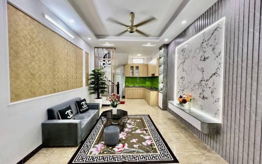 Bán Nhà Ngõ 206 Cổ Linh, Long Biên 33m2, 5T giá 7,5 tỷ