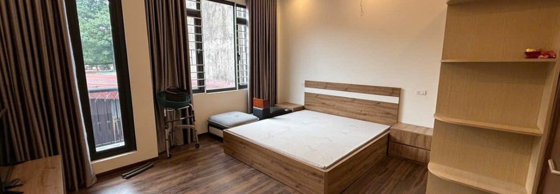 Bán Nhà Việt Hưng, Long Biên 33m2, 5T, chỉ 6,7 tỷ (ô tô cách nhà 25m)